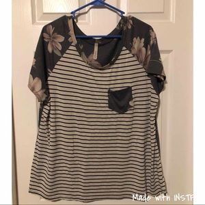 Size 2x Gilli tee